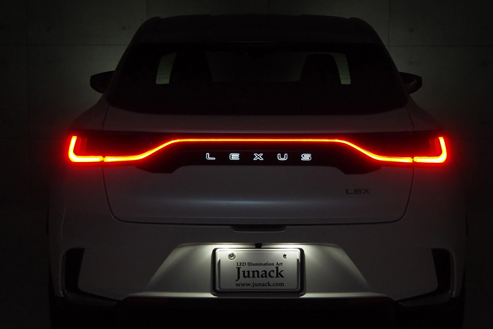レクサスLBX専用 LEDトランスワードイルミネーション