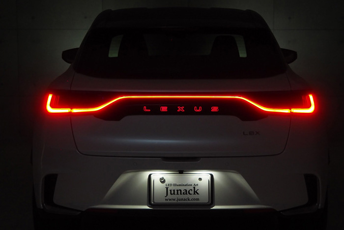 レクサスLBX専用 LEDトランスワードイルミネーション
