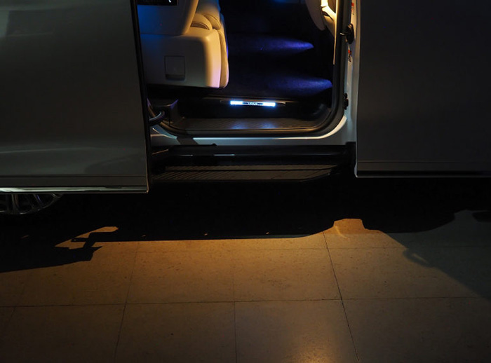 レクサスLM専用 LEDIST ウェルカムランプ