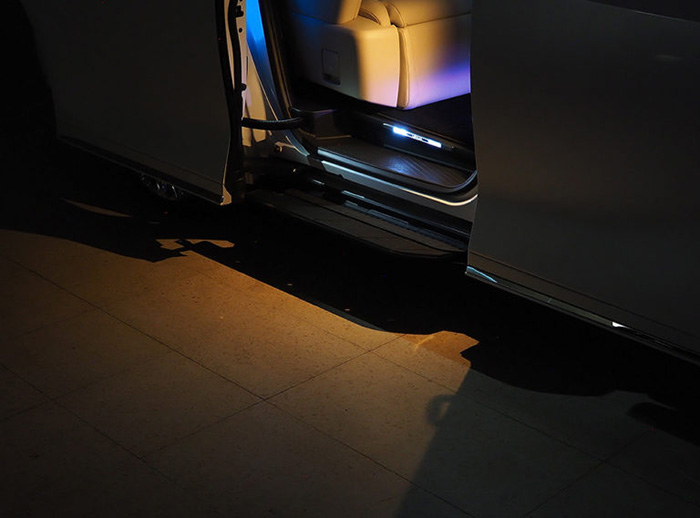 レクサスLM専用 LEDIST ウェルカムランプ