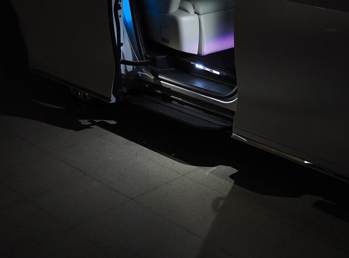 レクサスLM専用 LEDIST ウェルカムランプ